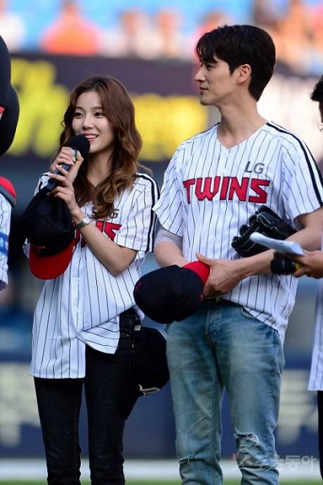 《恋爱的滋味2》吴昶锡李彩恩 在棒球场宣布正式恋爱